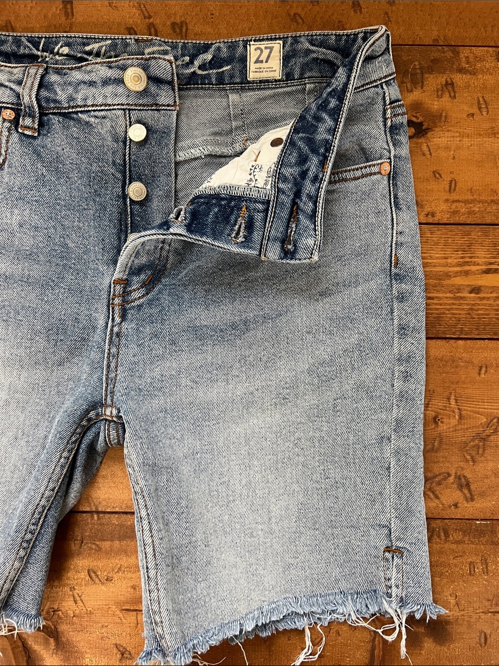 We The Free Bermuda Button Fly Shorts Womens 27 Frayed Hem